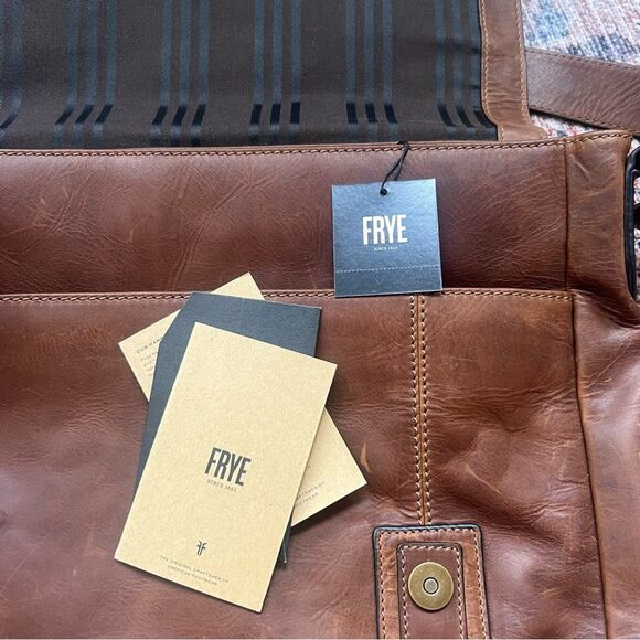 Frye NWT Logan Messenger Bag Dark Brown Leather MSRP $498 DB791 - Picture 6 of 16